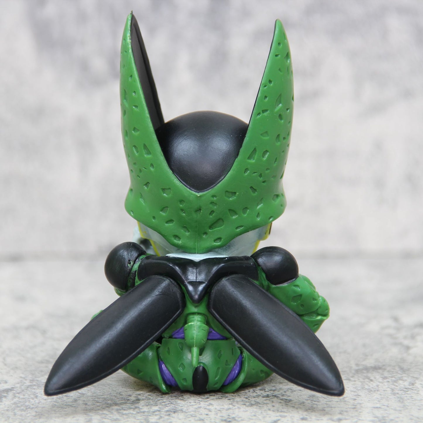 Dragon Ball action figure, cell 12CM Anime toy, PVC model, statue, sitting posture, middle finger